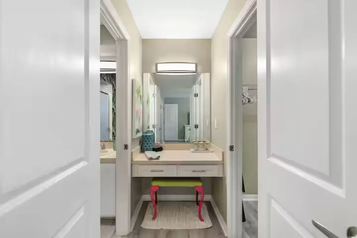 Bathroom vanity
