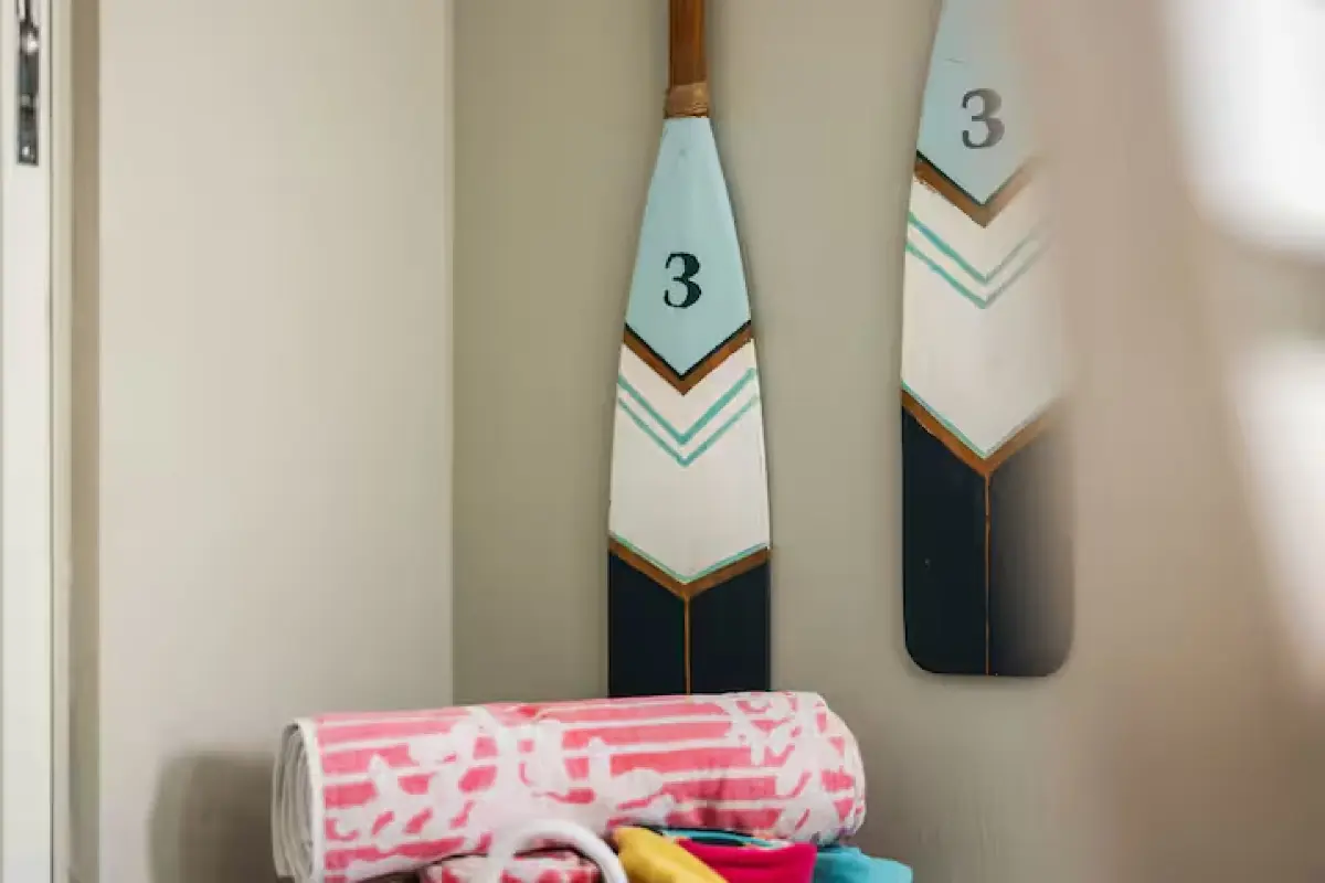 Decorative oars and coastal accents